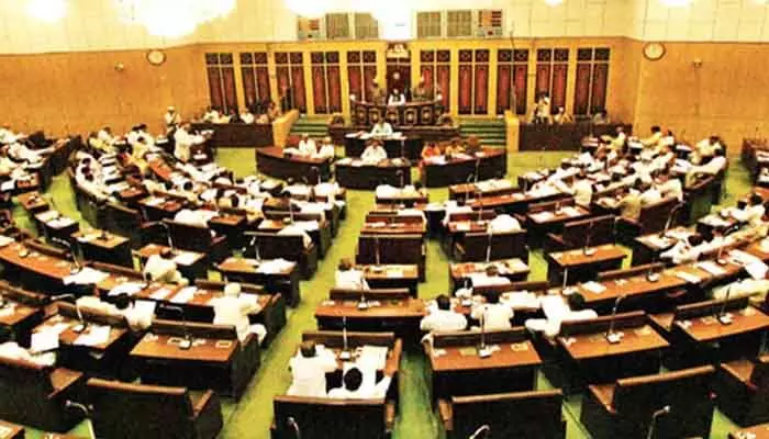 కల్తీ నెయ్యి అంశంపై చర్చకు వైసీపీ పట్టు.. మండలి వాయిదా కల్తీ నెయ్యి అంశంపై చర్చకు వైసీపీ పట్టు.. మండలి వాయిదా