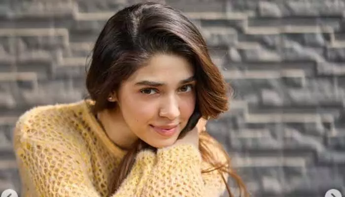 సూర్యుడిని కిస్ చేసిన ఆ క్షణం ఎంతో హ్యాపీగా ఉంది.. కీర్తి శెట్టి ఇంట్రెస్టింగ్ పోస్ట్ సూర్యుడిని కిస్ చేసిన ఆ క్షణం ఎంతో హ్యాపీగా ఉంది.. కీర్తి శెట్టి ఇంట్రెస్టింగ్ పోస్ట్