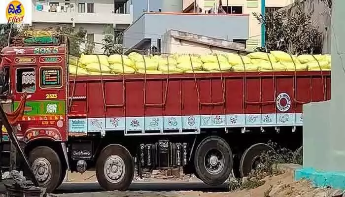 దిశ ఎఫెక్ట్.. డీలర్ లైసెన్స్ రద్దుకు సిఫారసు..! దిశ ఎఫెక్ట్.. డీలర్ లైసెన్స్ రద్దుకు సిఫారసు..!