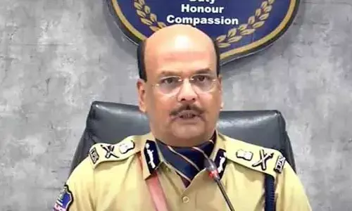 సైబర్ నేరాల పట్ల అప్రమత్తంగా ఉండాలి : డీజీపీ శివధర్ రెడ్డి