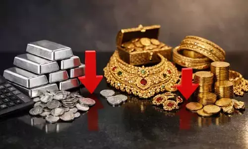 నాలుగురోజుల తర్వాత భారీగా పతనమైన వెండి.. బంగారం ధర కూడా..