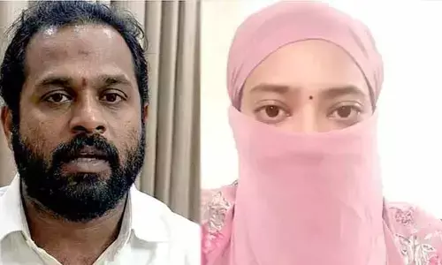 బాత్రూమ్‌లోకి వెళ్లి మహిళతో అరవ శ్రీధర్  కాల్‌, చాటింగ్‌.. మ‌రో వీడియో విడుద‌ల‌