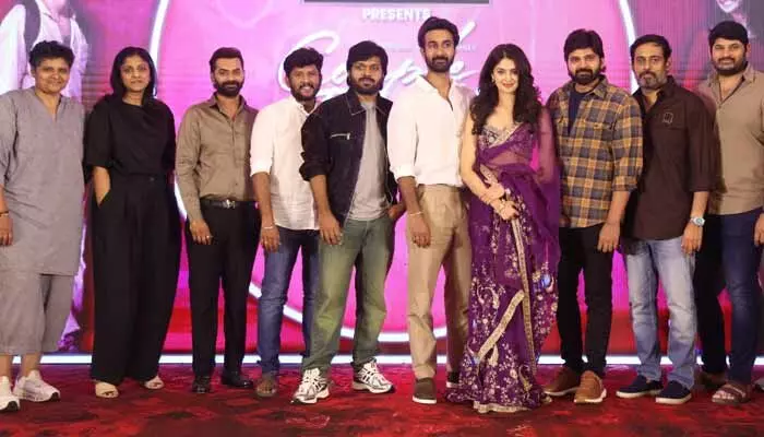 అరుదైన ప్రేమ కథ.. బ్యూటిఫుల్ మూవ్మెంట్స్తో ‘కపుల్ ఫ్రెండ్లీ’ ఆకట్టుకుంటుంది అరుదైన ప్రేమ కథ.. బ్యూటిఫుల్ మూవ్మెంట్స్తో ‘కపుల్ ఫ్రెండ్లీ’ ఆకట్టుకుంటుంది