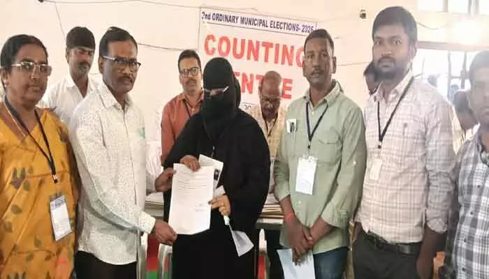 చైర్మన్ పీఠం హస్త గతం చైర్మన్ పీఠం హస్త గతం