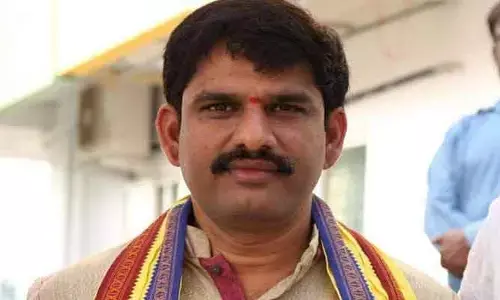ప్రభుత్వాన్ని తప్పుదోవ పట్టిస్తున్న అధికారులు.. ప్రజా సమస్యలపై అసెంబ్లీలో గళమెత్తిన పర్చూరు ఎమ్మెల్యే