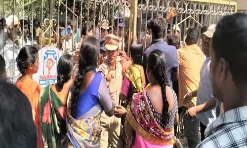 ‘నార్ముల్​ డెయిరీ’లో జీతాలిస్తలేరని మనోవేధనతో ఉద్యోగి మృతి