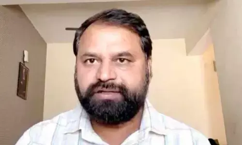 Addanki Dayakar: కేటీఆర్‌ను బయట తిరగనివ్వడమే ప్రభుత్వం చేస్తున్న తప్పు