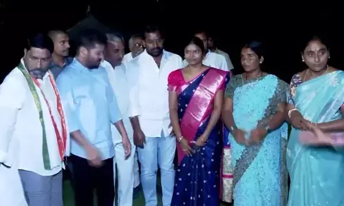 సీఎం రేవంత్ రెడ్డిని కలిసిన ఫార్వర్డ్ బ్లాక్ కౌన్సిలర్స్.. రాజకీయ మార్పులపై స్పష్టత