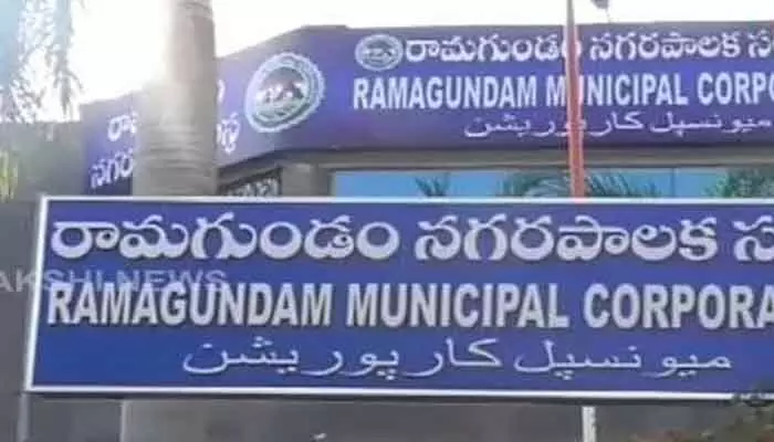 అంతుపట్టని ఓటర్ల రహస్యం.. చివరికీ గెలిచింది ఎవరు..? అంతుపట్టని ఓటర్ల రహస్యం.. చివరికీ గెలిచింది ఎవరు..?