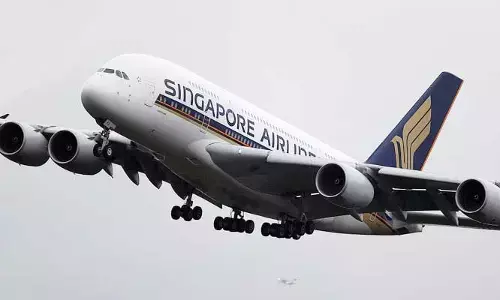 హైదరాబాద్‌ విమానానికి బాంబ్‌ బెదిరింపు