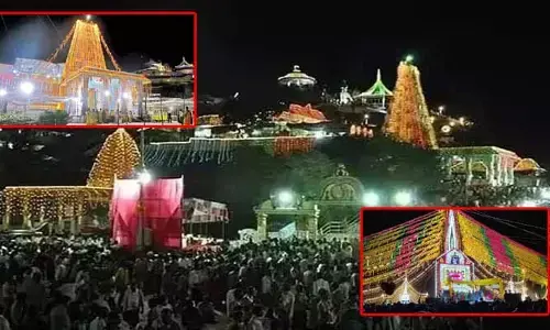 కోటప్పకొండకు పోటెత్తిన భక్తులు.. మెట్లమార్గం క్లోజ్