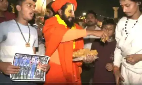 పాకిస్థాన్‌పై భారత్ ఘన విజయం..ఆయోధ్య‌లో సాధువుల సంబ‌రాలు