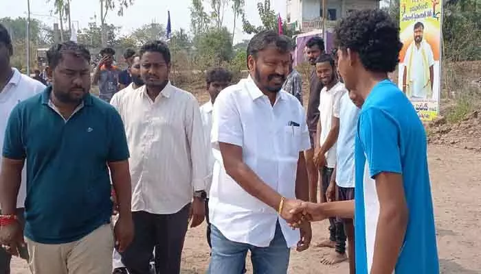 క్రీడలతో స్నేహభావం పెంపొందుతుంది క్రీడలతో స్నేహభావం పెంపొందుతుంది