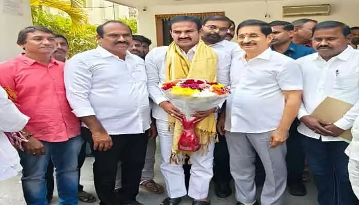 విప్ కు వేం నరేందర్ రెడ్డి అభినందనలు విప్ కు వేం నరేందర్ రెడ్డి అభినందనలు