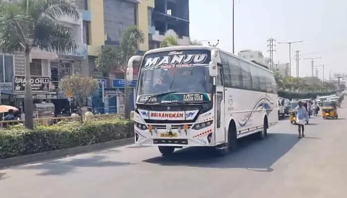 గ్రూపు రాజకీయాలకు చెక్ పెట్టేలా అధిష్టానం మాస్టర్ ప్లాన్..! గ్రూపు రాజకీయాలకు చెక్ పెట్టేలా అధిష్టానం మాస్టర్ ప్లాన్..!