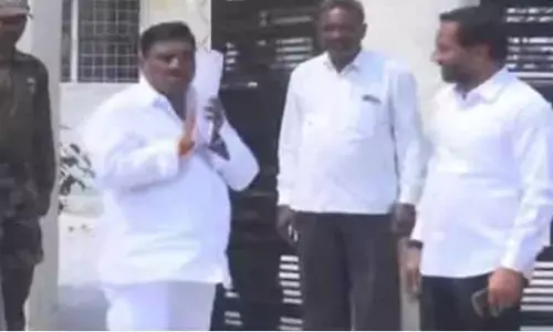 ఎక్స్ అఫిషియో ఓటు కోసం ఒకే కారులో బీఆర్ఎస్ ఎమ్మెల్యే, బీజేపీ ఎంపీ