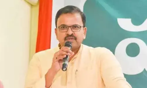 మళ్ళీ ఉద్యోగ బాట పట్టిన జేడీ లక్ష్మీ నారాయణ... రాజకీయ సన్యాసమేనా?