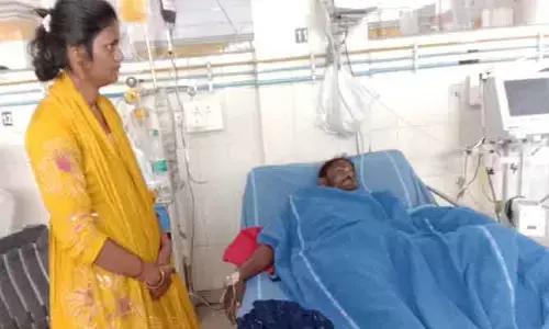 భ‌ర్త ప్రాణాల కోసం భార్య‌ మంగ‌ళ సూత్రం తాక‌ట్టు