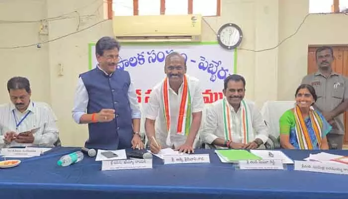 పెబ్బేరు మున్సిపల్ చైర్మన్గా అక్కి శ్రీనివాస్ గౌడ్ ఏకగ్రీవ ఎన్నిక పెబ్బేరు మున్సిపల్ చైర్మన్గా అక్కి శ్రీనివాస్ గౌడ్ ఏకగ్రీవ ఎన్నిక