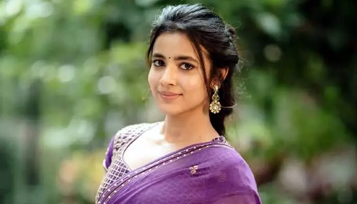 ఇన్నోసెన్స్తో పాటు కామెడీ కూడా.. హే బలవంత్లో తన పాత్ర విశేషాలు పంచుకున్న హీరోయిన్ శివానీ నగరం ఇన్నోసెన్స్తో పాటు కామెడీ కూడా.. హే బలవంత్లో తన పాత్ర విశేషాలు పంచుకున్న హీరోయిన్ శివానీ నగరం