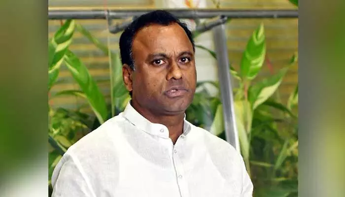 మంత్రి పదవిపై ఎమ్మెల్యే కోమటిరెడ్డి యూటర్న్ మంత్రి పదవిపై ఎమ్మెల్యే కోమటిరెడ్డి యూటర్న్