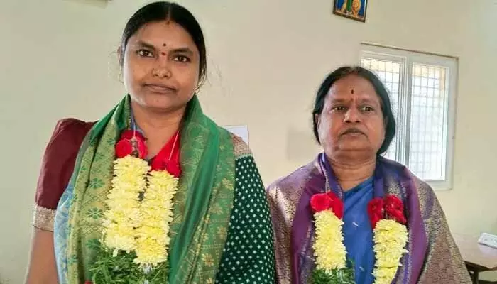 వడ్డేపల్లి మున్సిపాలిటీపై ఎగిరిన ఆల్ ఇండియా ఫార్వార్డ్ బ్లాక్ పార్టీ జెండా వడ్డేపల్లి మున్సిపాలిటీపై ఎగిరిన ఆల్ ఇండియా ఫార్వార్డ్ బ్లాక్ పార్టీ జెండా