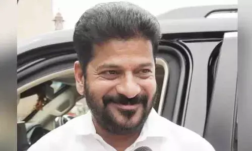 నేడు ముంబై, రేపు ఢిల్లీకి సీఎం రేవంత్ రెడ్డి: కాసేపట్లో మున్సిపల్ శాఖపై కీలక సమీక్ష