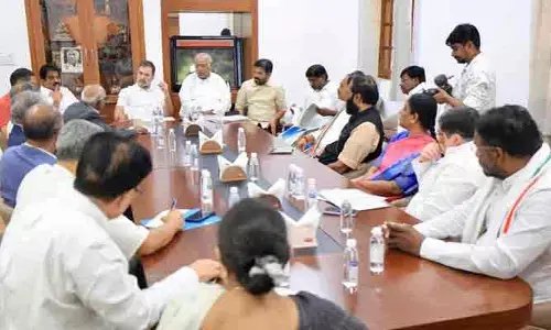 తెలంగాణ కాంగ్రెస్ నేతలతో హైకమాండ్ భేటీ: భవిష్యత్ వ్యూహాలపై కీలక చర్చ!