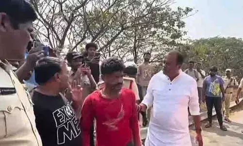 మానవత్వం చాటుకున్న మంత్రి వెంకట్ రెడ్డి