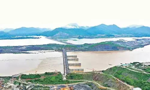 బూర్గంపహాడ్ వైపు ముంపు నష్టం  లేకుండా చూడండి