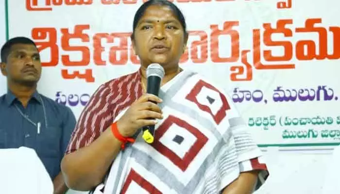 గ్రామ పంచాయతీల నిర్వహణకు రూ. 5 వందల కోట్ల నిధులు మంజూరు: మంత్రి సీతక్క గ్రామ పంచాయతీల నిర్వహణకు రూ. 5 వందల కోట్ల నిధులు మంజూరు: మంత్రి సీతక్క