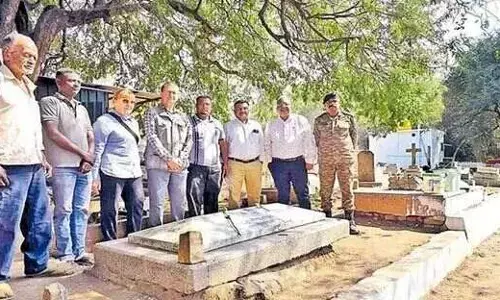 ముత్తాత సమాధి కోసం 19 ఏళ్లుగా వెతుకులాట.. ఇంగ్లండ్ టు హైదరాబాద్
