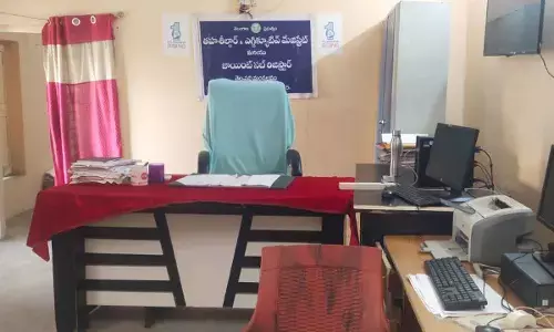 త‌హ‌శీల్దార్ లేక ప్ర‌జ‌లు, విద్యార్థులు అవ‌స్థ‌లు