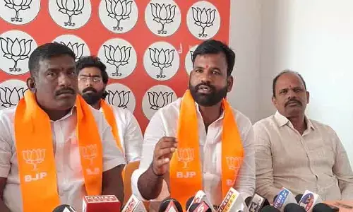 అవినీతి ఆరోపణలపై బహిరంగ చర్చకు సిద్ధం