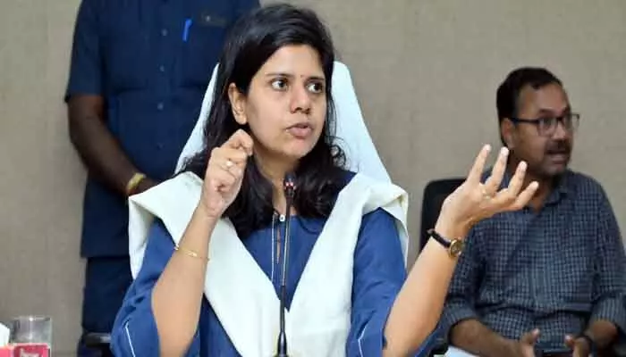 అక్రమ ఇసుక రవాణాపై ఉక్కుపాదం : కలెక్టర్ ఇలా త్రిపాఠి అక్రమ ఇసుక రవాణాపై ఉక్కుపాదం : కలెక్టర్ ఇలా త్రిపాఠి