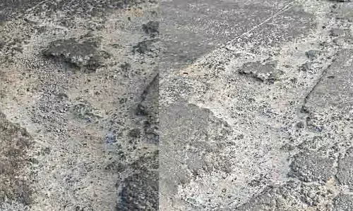 ప్రధాన రోడ్డు పై ప్రాణాంతక గుంతలు
