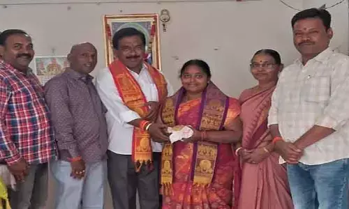 గత ప్రభుత్వాలను తలదన్నేలా అభివృద్ధి చేపట్టాలి