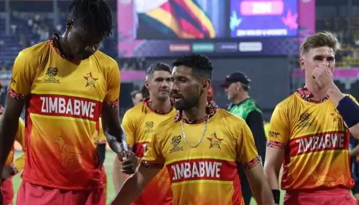 సంక్షోభంలో జింబాబ్వే..కానీ తగ్గలేదు, ఓటమి లేకుండా సూపర్-8కు..! సంక్షోభంలో జింబాబ్వే..కానీ తగ్గలేదు, ఓటమి లేకుండా సూపర్-8కు..!