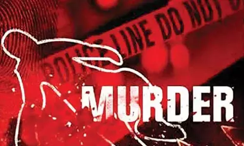 చేవెళ్లలో వ్యక్తి దారుణ హత్య