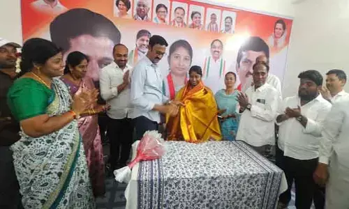 పారదర్శక పాలన అందించేందుకు కృషి చేయండి