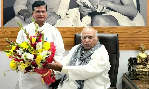 రాజ్యసభ సభ్యుడిగా అవకాశం ఇవ్వండి.. ఏఐసీసీ చీఫ్ ఖర్గేతో చిన్నారెడ్డి భేటీ