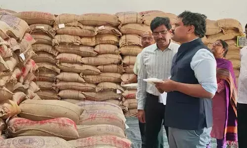 రేషన్ బియ్యం నాణ్యతలో అధికారులు రాజీ పడొద్దు: స్టీఫెన్ రవీంద్ర