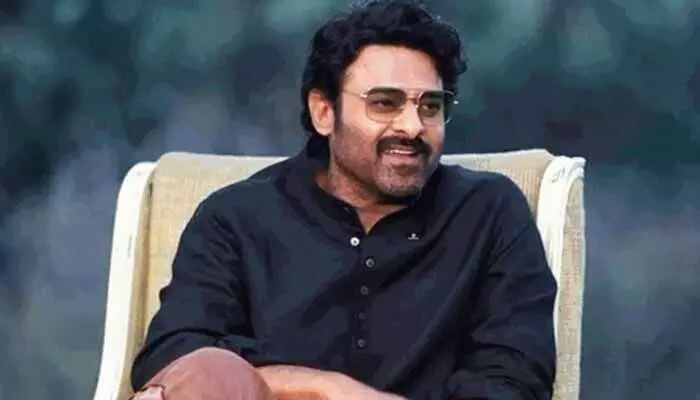 తనకు ఇష్టమైన స్నాక్స్ ఏంటో రివీల్ చేసిన ప్రభాస్.. షాకింగ్ కామెంట్స్ వైరల్ తనకు ఇష్టమైన స్నాక్స్ ఏంటో రివీల్ చేసిన ప్రభాస్.. షాకింగ్ కామెంట్స్ వైరల్