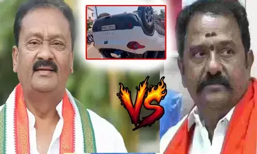 కామారెడ్డిలో పొలిటికల్ హైటెన్షన్.. ఎమ్మెల్యే క్యాంపు కార్యాలయం వద్ద తీవ్ర ఉద్రిక్తత