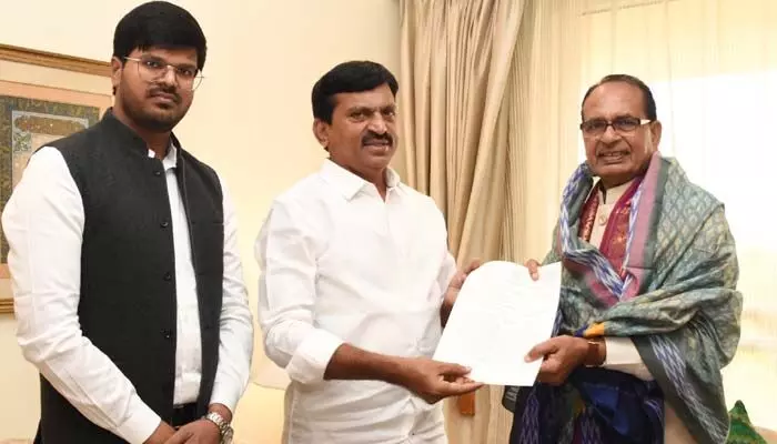 Ponguleti: శివరాజ్ సింగ్ చౌహాన్కు మంత్రి పొంగులేటి విజ్ఞప్తి Ponguleti: శివరాజ్ సింగ్ చౌహాన్కు మంత్రి పొంగులేటి విజ్ఞప్తి