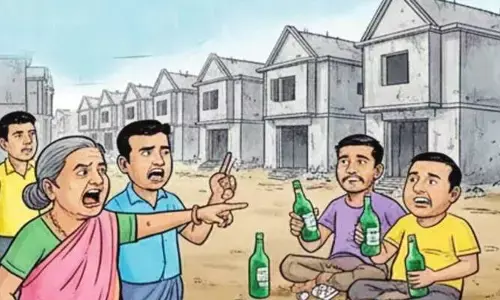 నెరవేరని ఇంటి కల.. అసాంఘిక కార్యకలాపాలకు అడ్డాగా డబుల్‌ బెడ్‌రూం ఇండ్లు
