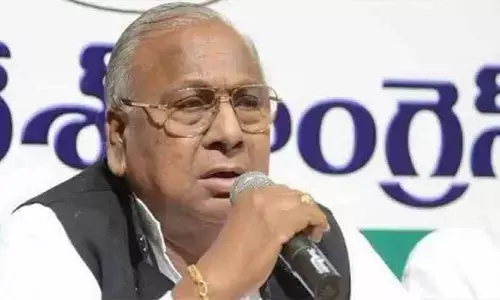 బీజేపీ రాజ్యాంగ విరుద్ధంగా వ్యవహరిస్తోంది.. కాంగ్రెస్ నేత వీహెచ్ తీవ్ర ఆరోపణలు