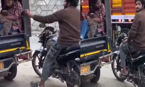 రా.. వచ్చి బైక్ పై కూర్చో.. ఆటోలో అమ్మాయికి యువకుడి వేధింపులు.. రియాక్షన్ వైరల్