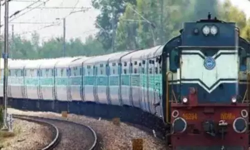 Railways: భారతీయ రైల్వే టాయిలెట్లపై ఏఐ మానిటరింగ్