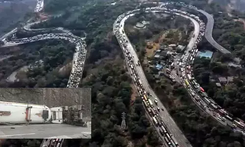 ఆ లక్ష వాహనాలకు టోల్ రిఫండ్.. ఎందుకంటే?